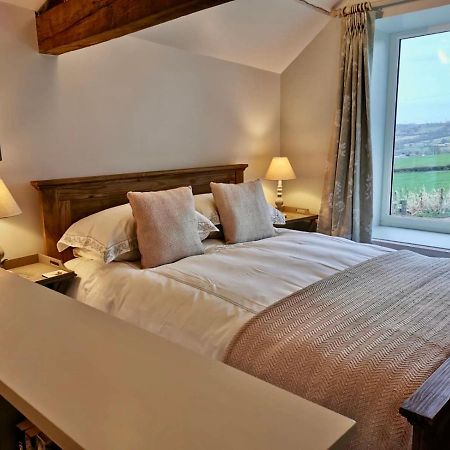 The Stables Hotel มอนมัท ภายนอก รูปภาพ