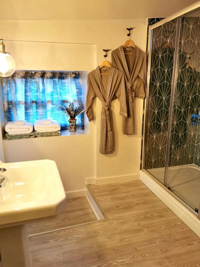 The Stables Hotel มอนมัท ภายนอก รูปภาพ